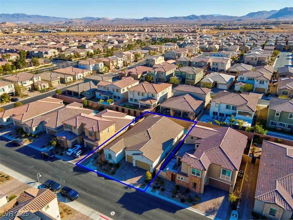 351 Dandelion Brook Ct, Las Vegas, NV 89148
