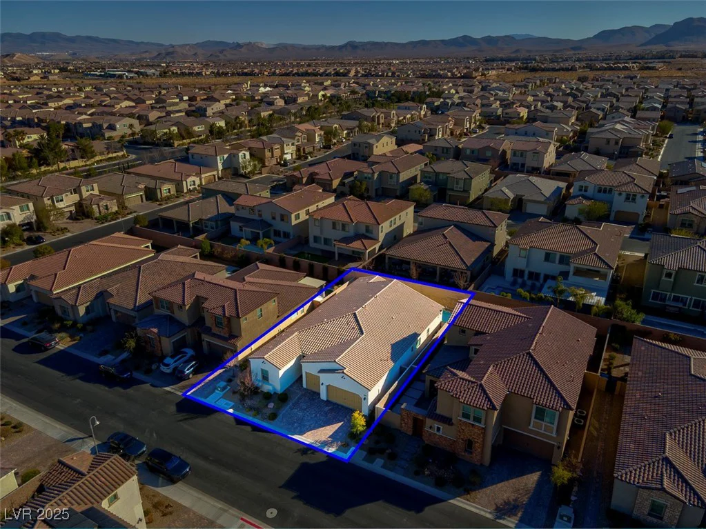351 Dandelion Brook Ct, Las Vegas, NV 89148