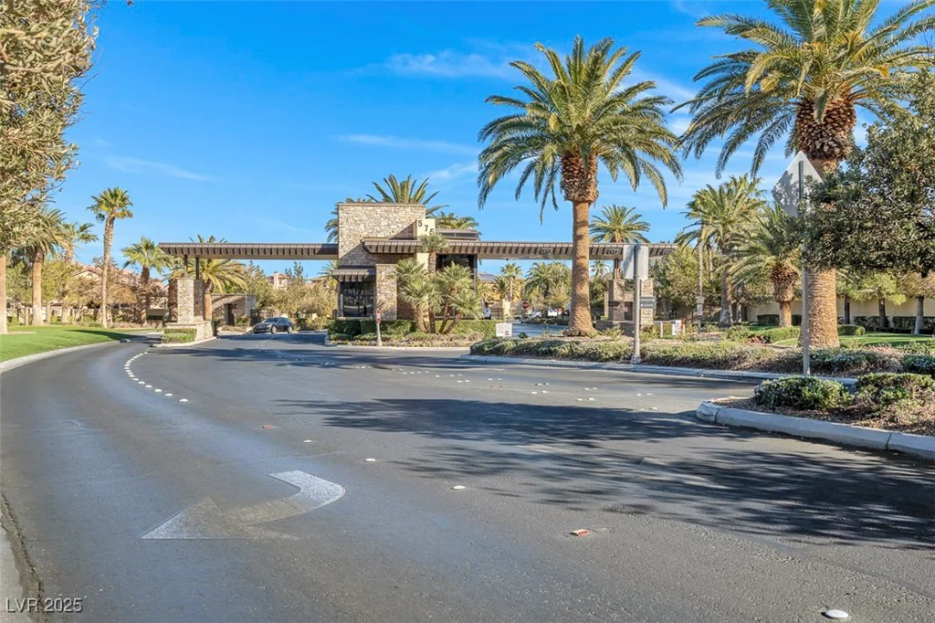 351 Dandelion Brook Ct, Las Vegas, NV 89148