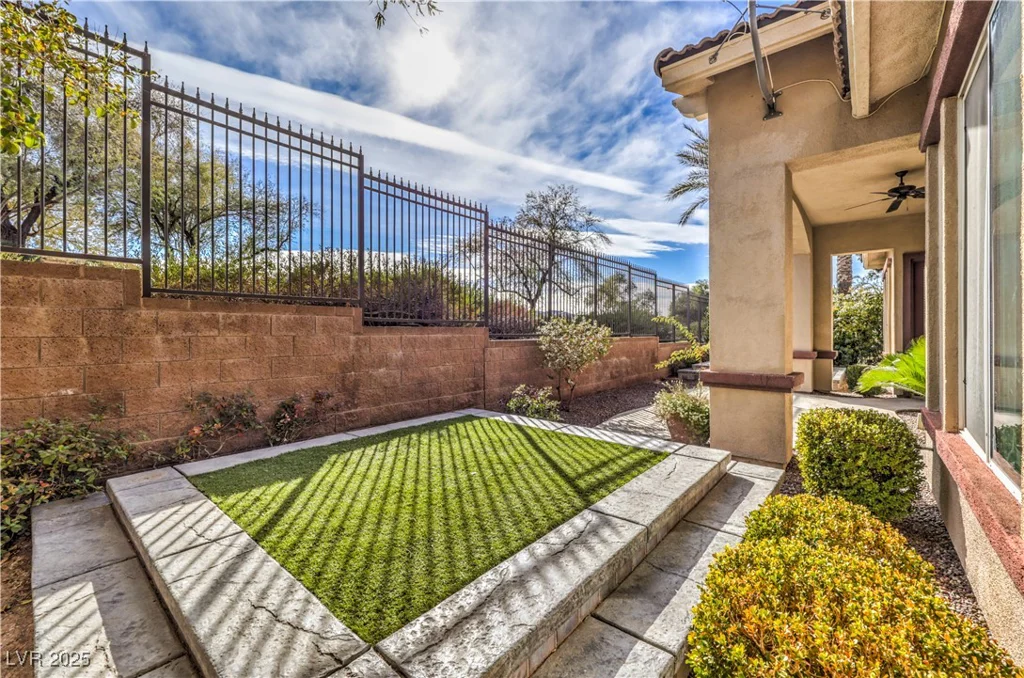1477 Foothills Village, Henderson, NV 89012