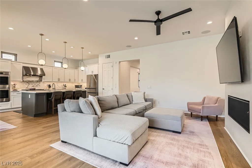 21 Levan Hills, Henderson, NV 89052