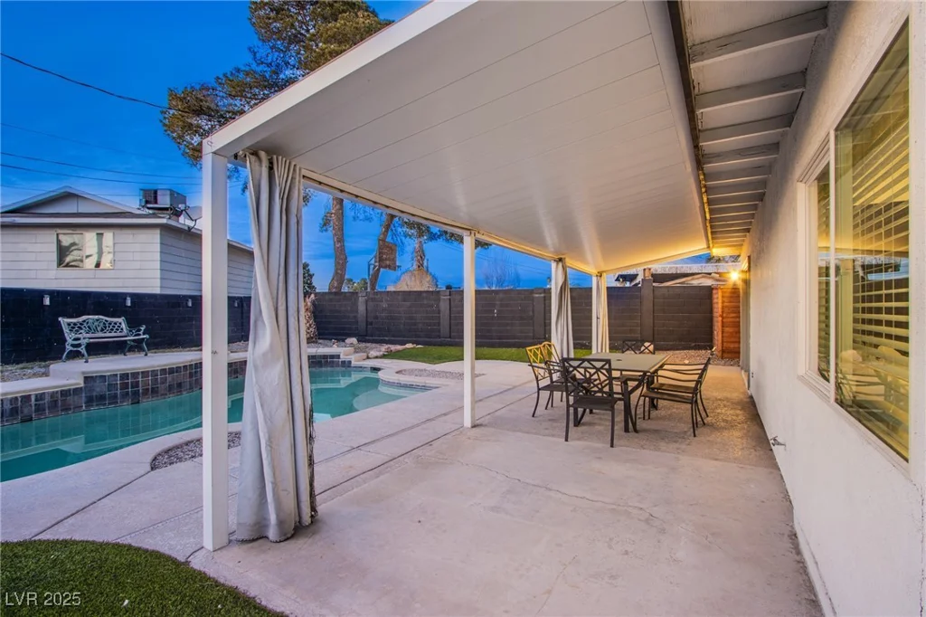 413 Estella, Las Vegas, NV 89107