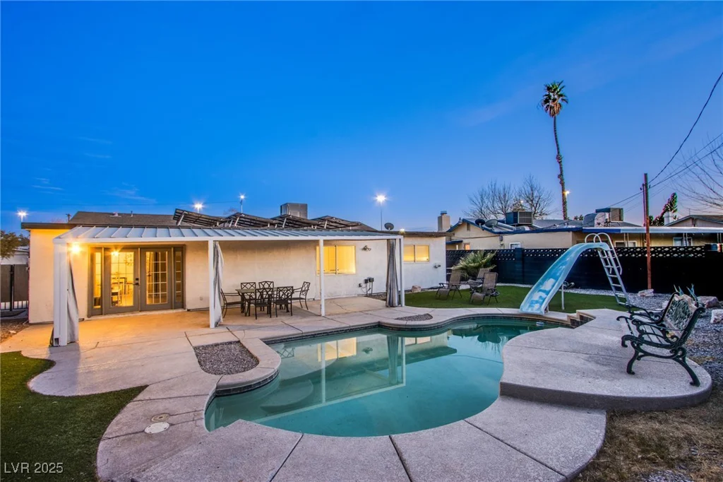 413 Estella, Las Vegas, NV 89107