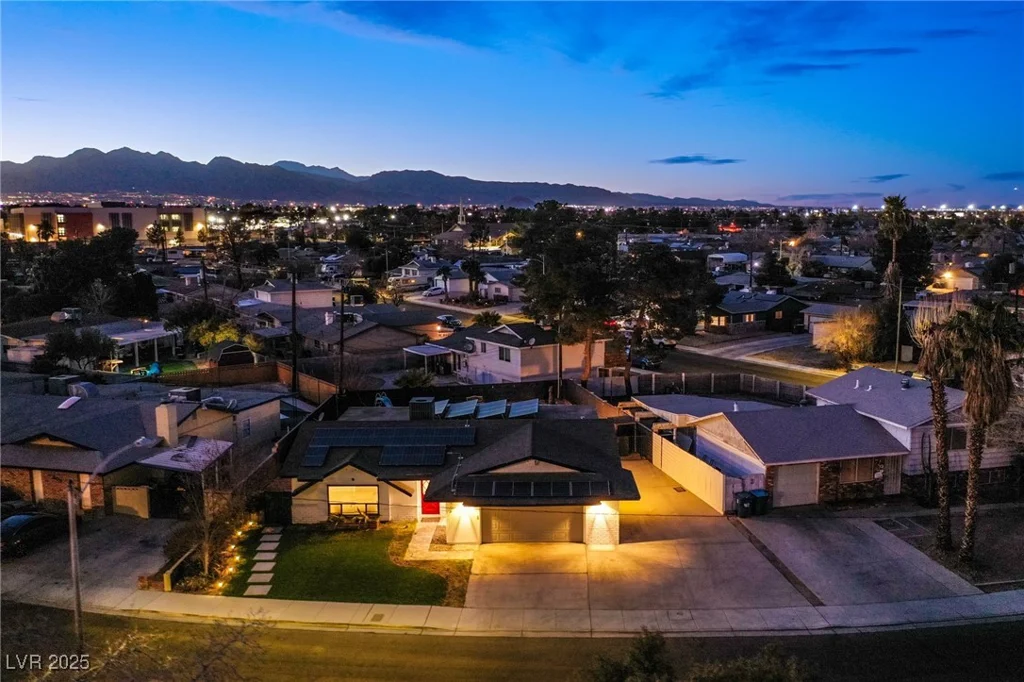 413 Estella, Las Vegas, NV 89107