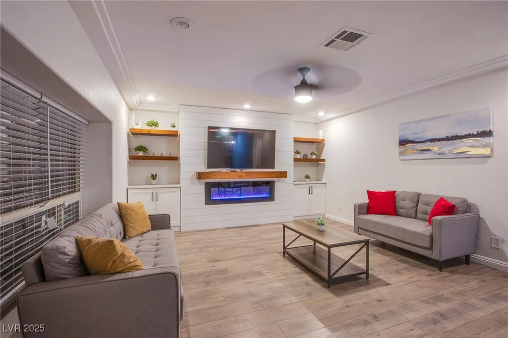 413 Estella, Las Vegas, NV 89107