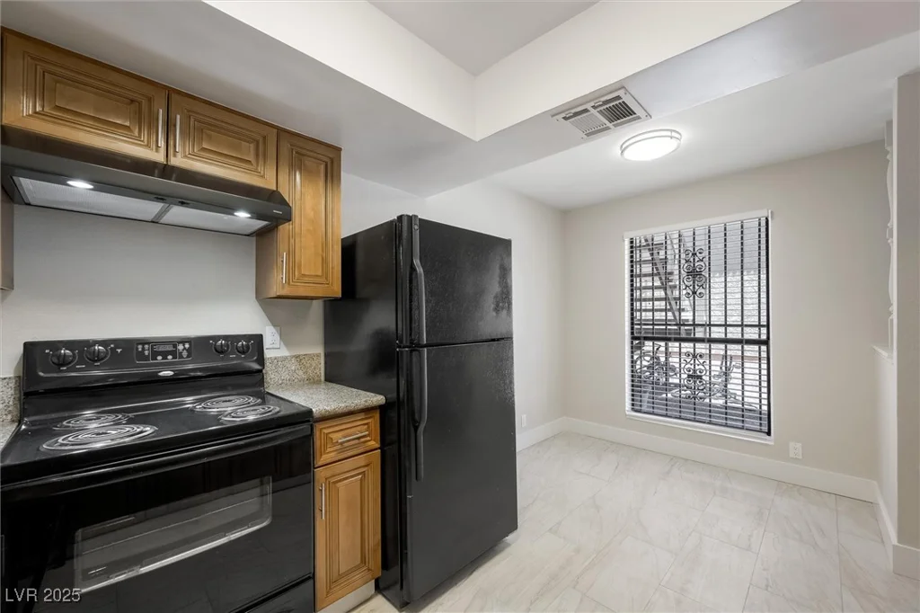 4300 Lamont, Las Vegas, NV 89115