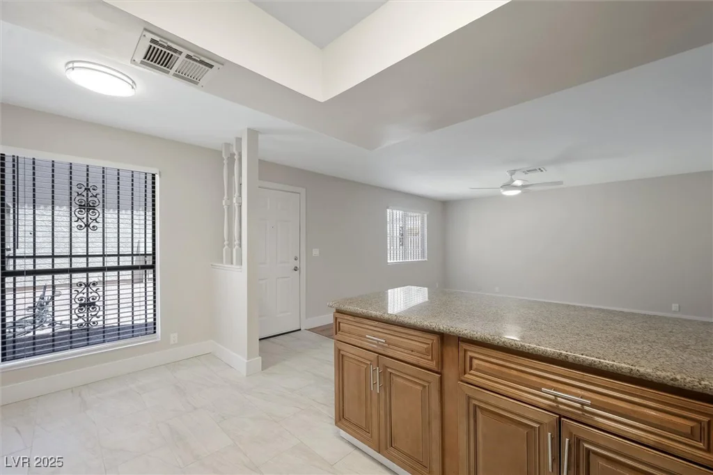 4300 Lamont, Las Vegas, NV 89115