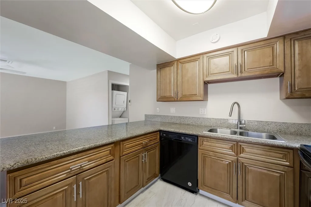 4300 Lamont, Las Vegas, NV 89115