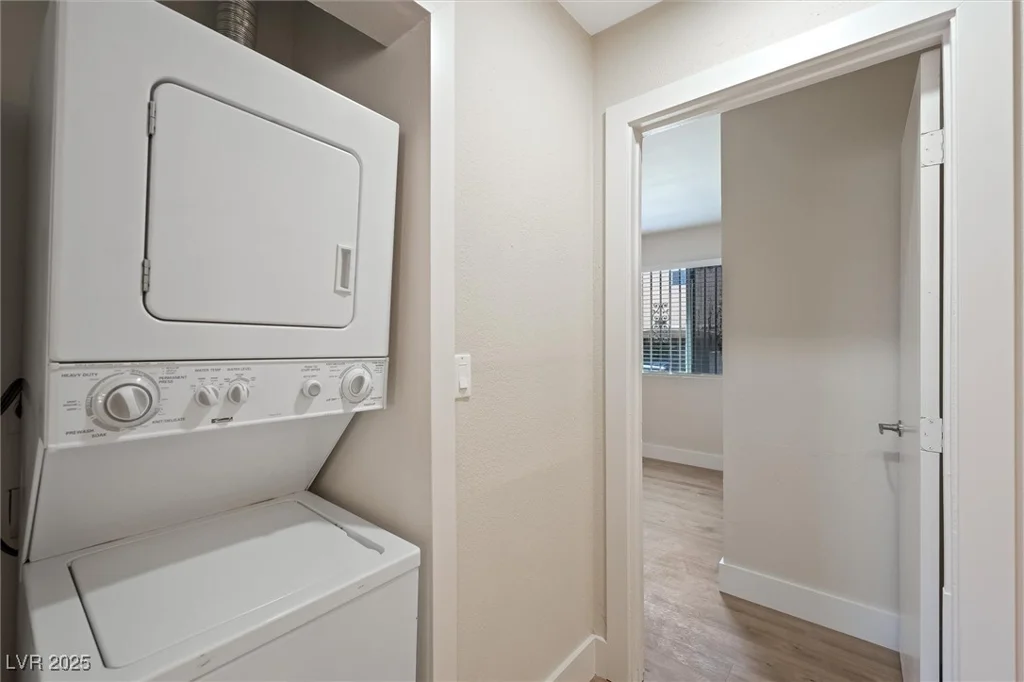 4300 Lamont, Las Vegas, NV 89115