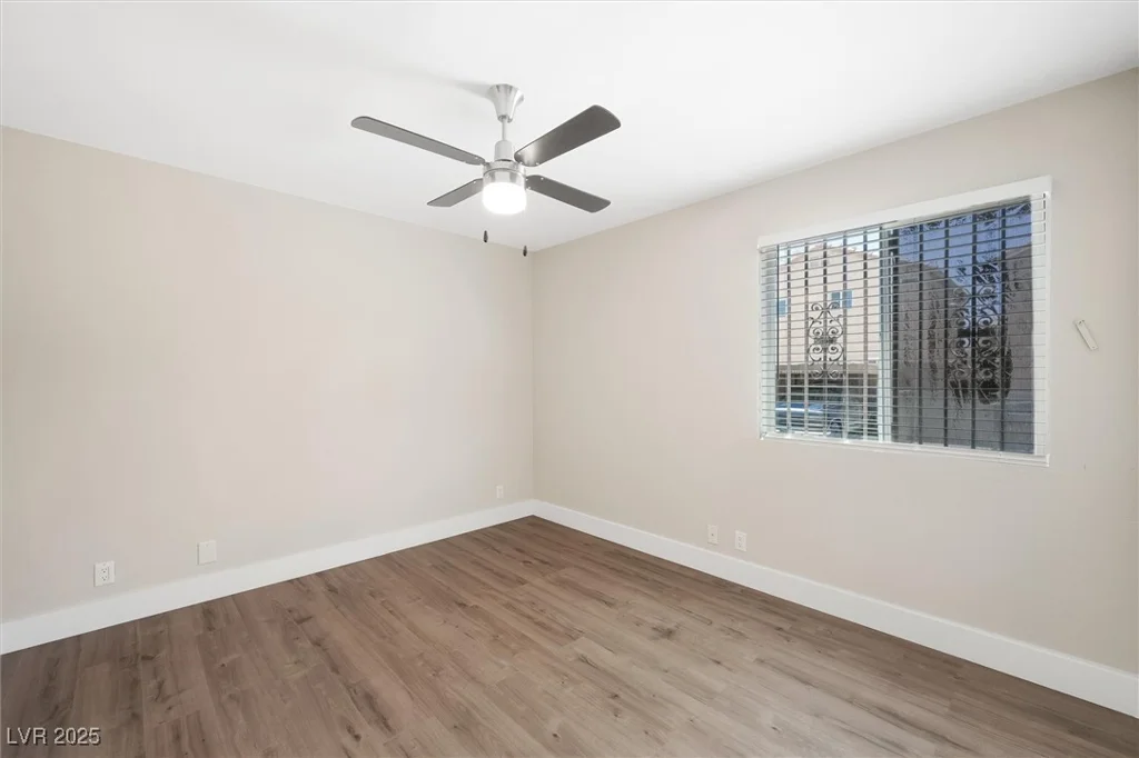 4300 Lamont, Las Vegas, NV 89115