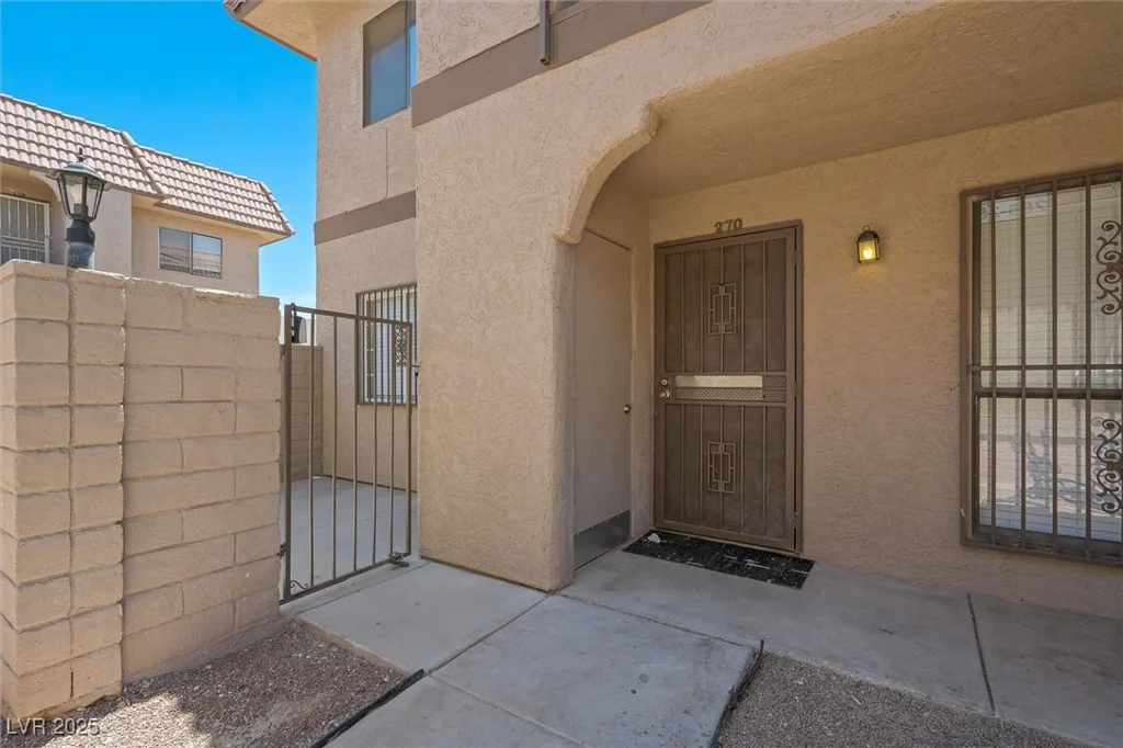4300 Lamont, Las Vegas, NV 89115