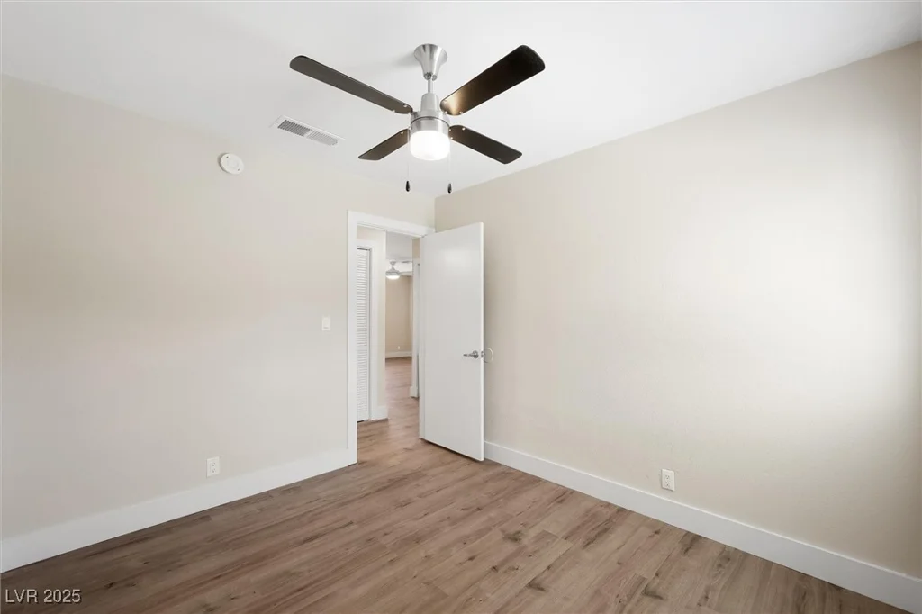 4300 Lamont, Las Vegas, NV 89115