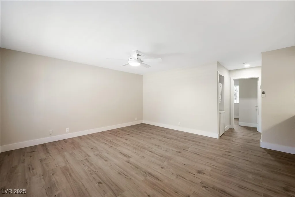 4300 Lamont, Las Vegas, NV 89115
