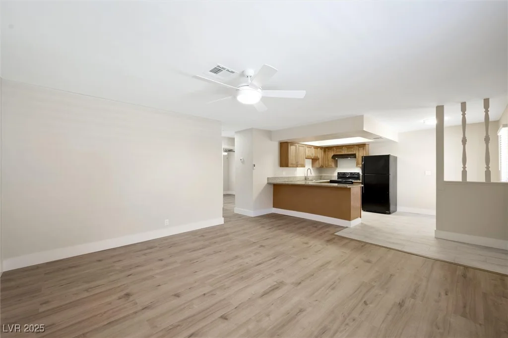 4300 Lamont, Las Vegas, NV 89115