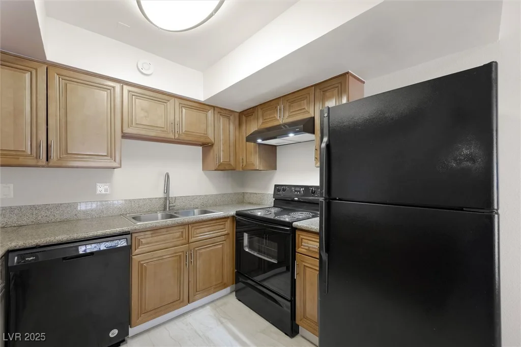 4300 Lamont, Las Vegas, NV 89115