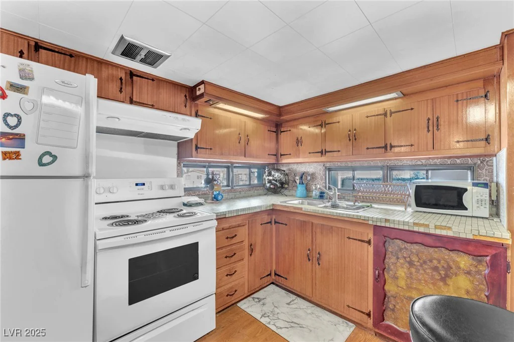 6163 Mount Rainier, Las Vegas, NV 89156