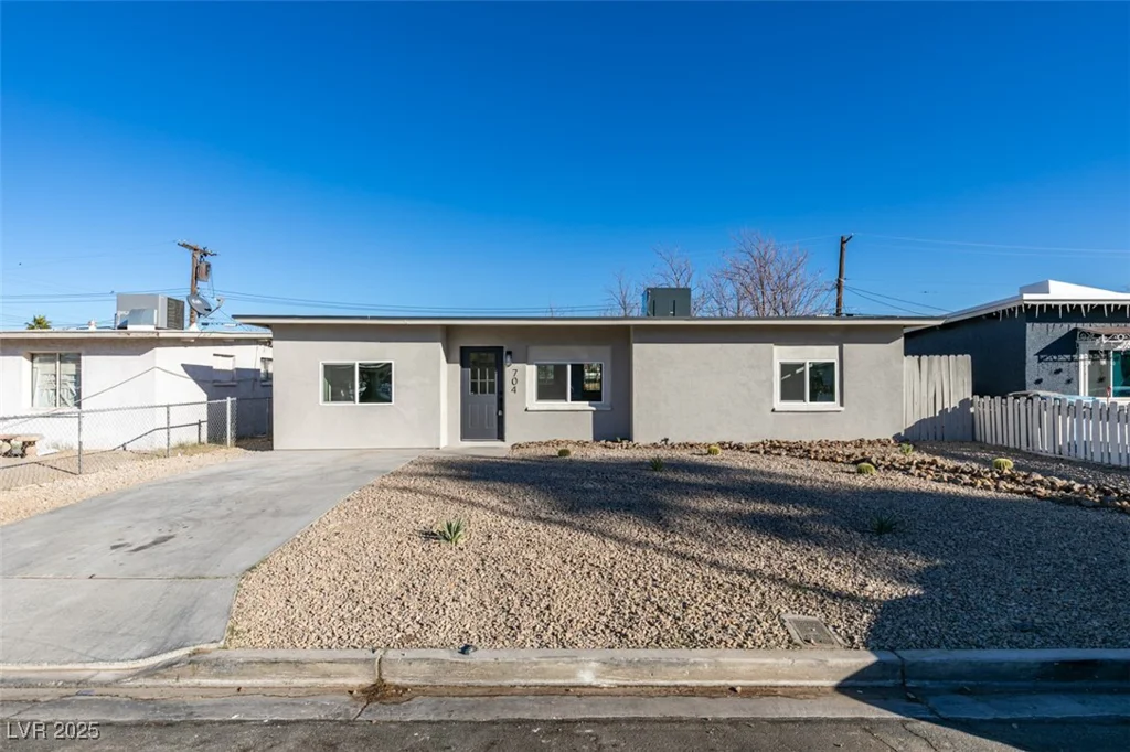 704 Stanford, Las Vegas, NV 89107