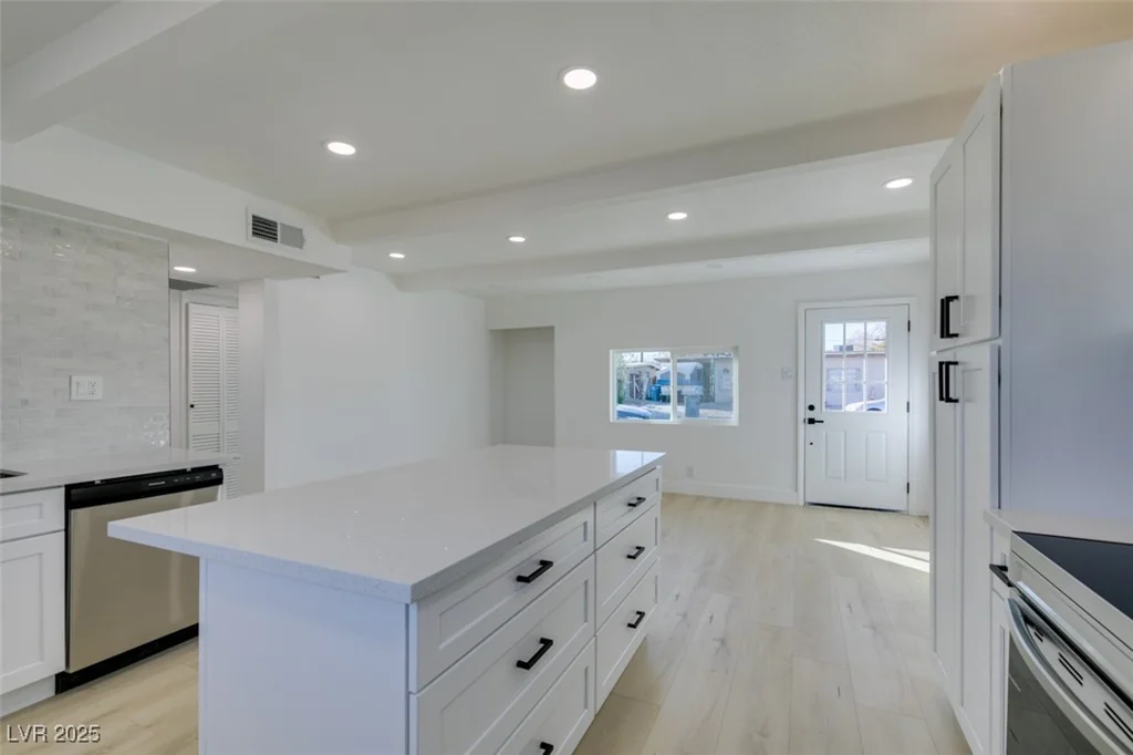 704 Stanford, Las Vegas, NV 89107