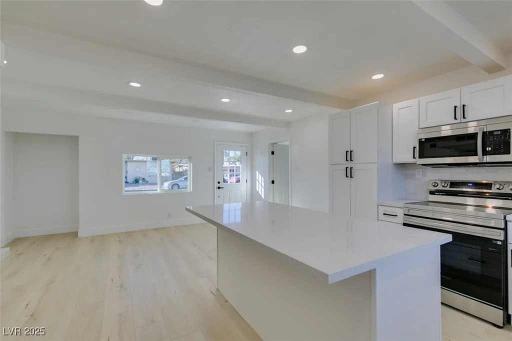 704 Stanford, Las Vegas, NV 89107