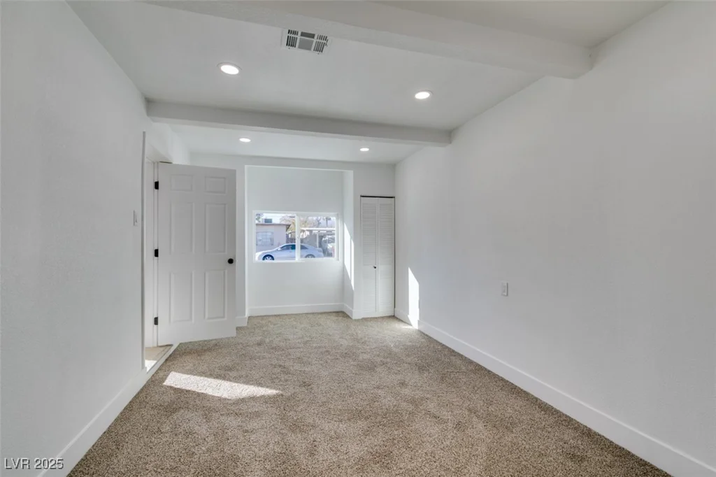 704 Stanford, Las Vegas, NV 89107