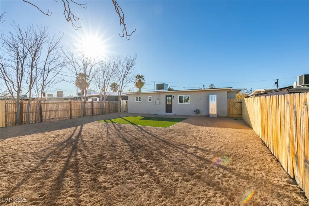 704 Stanford, Las Vegas, NV 89107