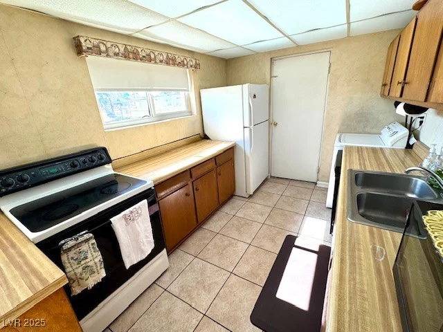 4964 Dunkirk, Las Vegas, NV 89121