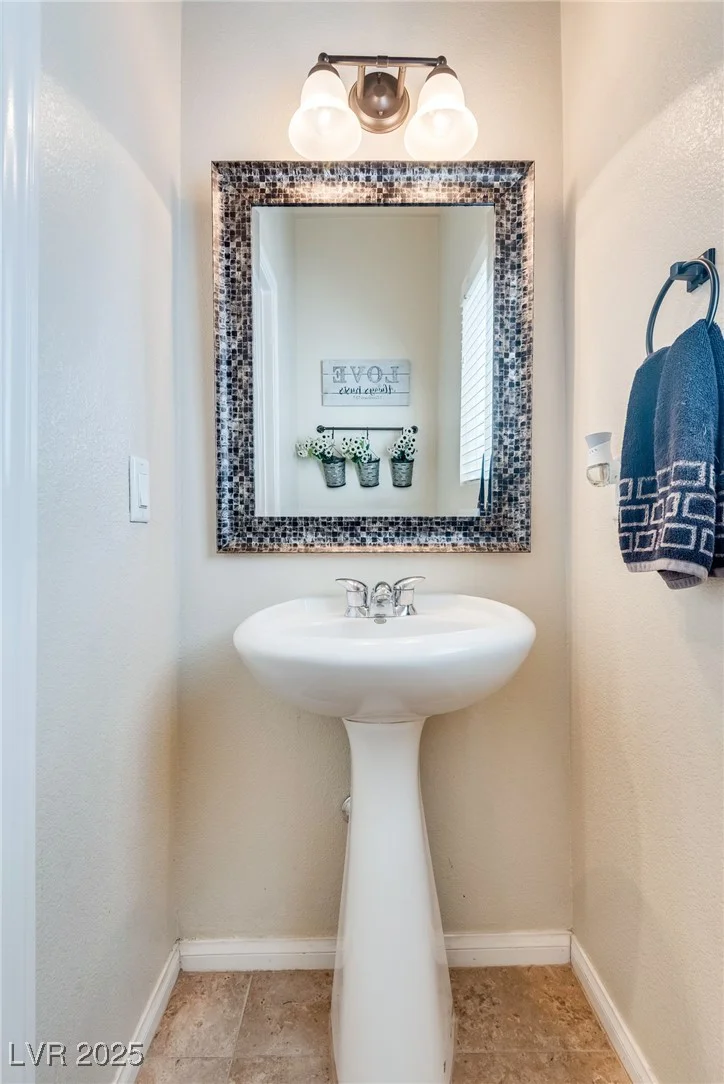 865 Eureka Falls, Henderson, NV 89052
