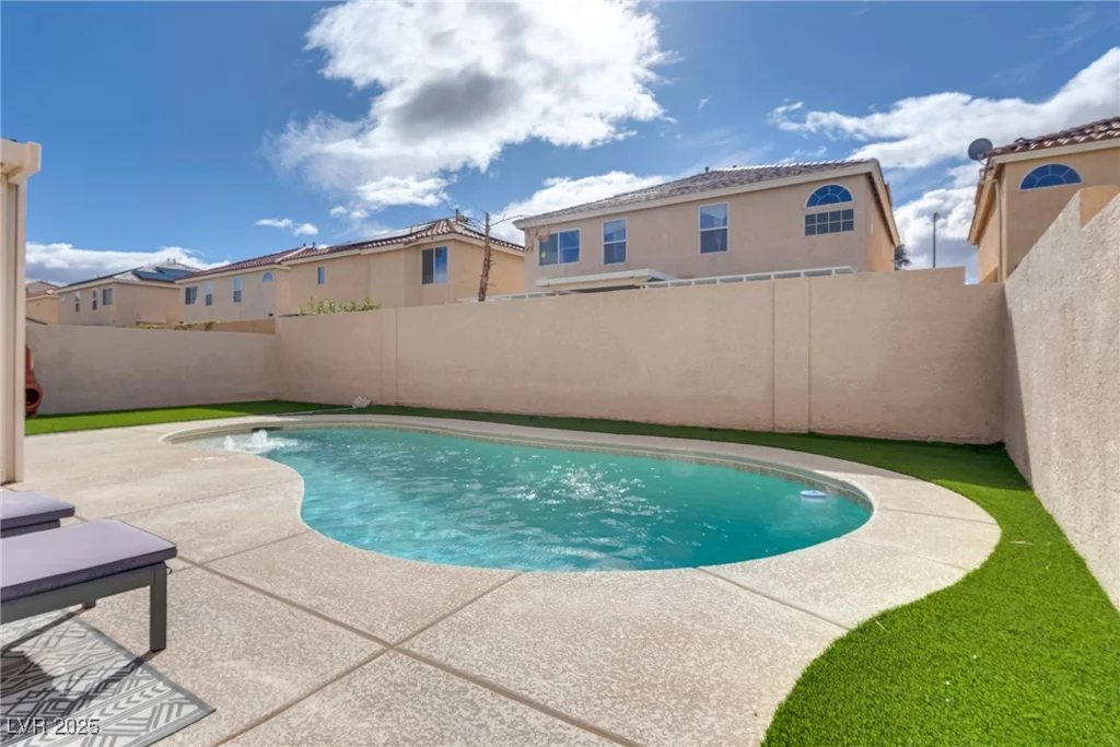 865 Eureka Falls, Henderson, NV 89052