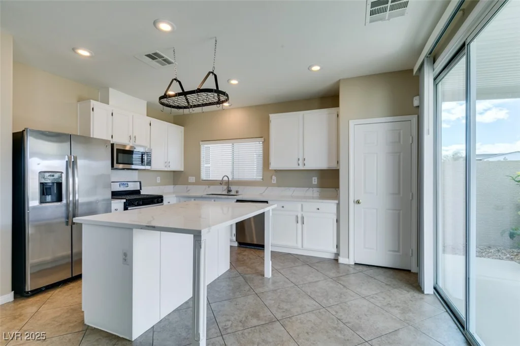 9529 Windsor Forest, Las Vegas, NV 89123