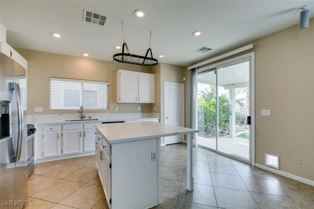 9529 Windsor Forest, Las Vegas, NV 89123