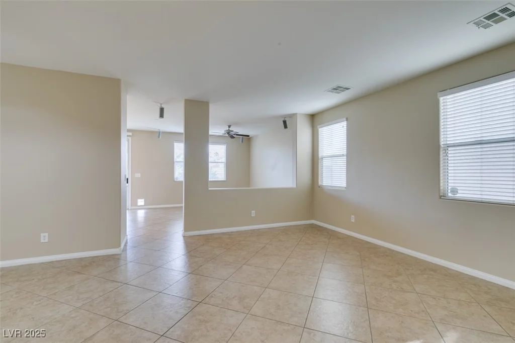 9529 Windsor Forest, Las Vegas, NV 89123