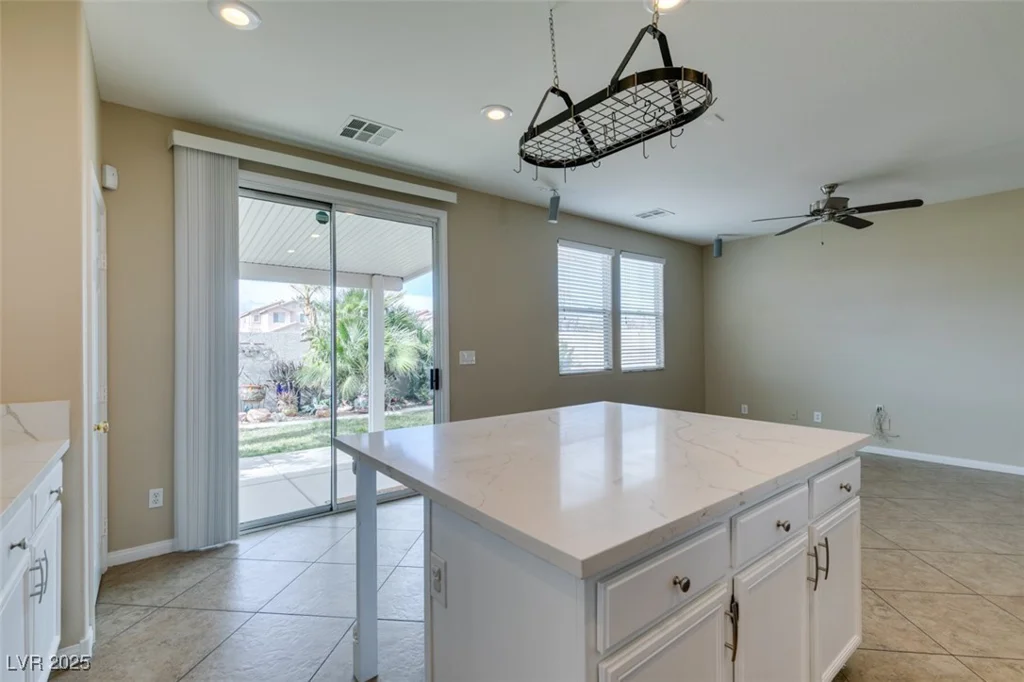 9529 Windsor Forest, Las Vegas, NV 89123