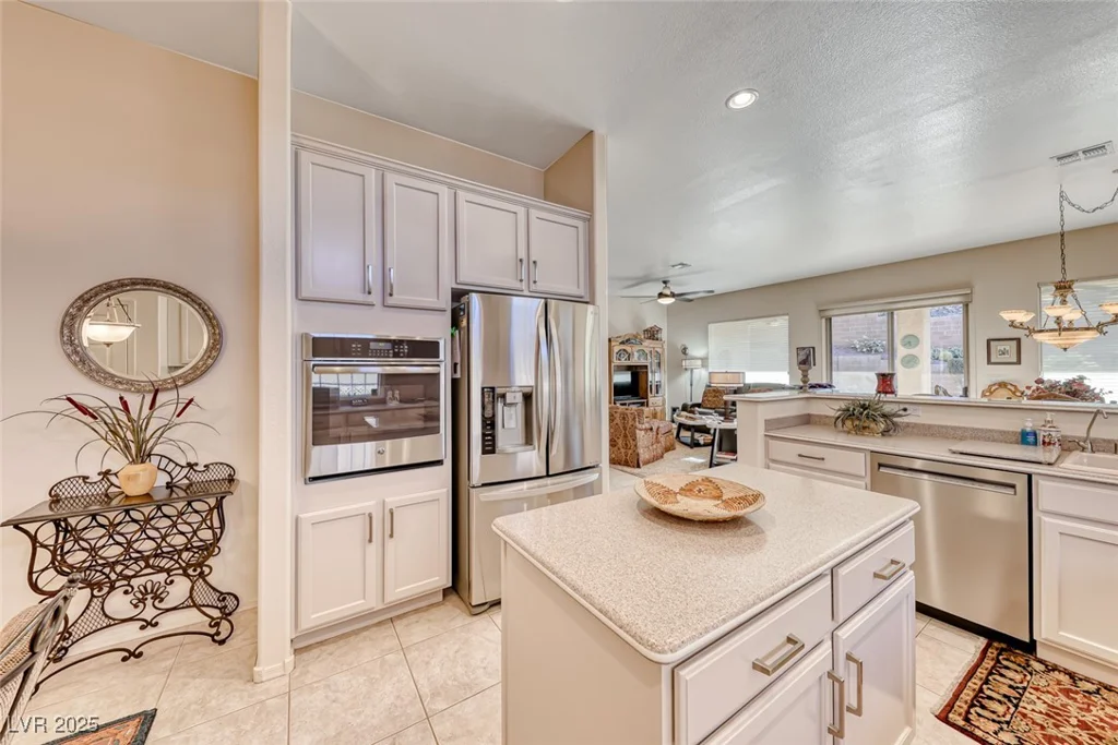 2069 King Mesa, Henderson, NV 89012