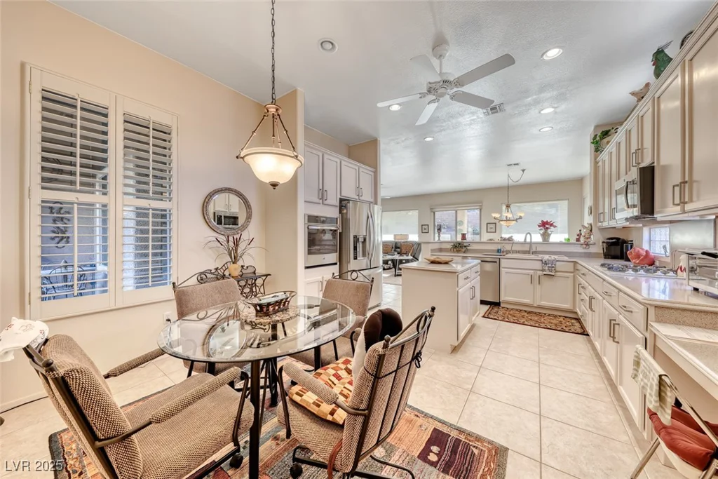 2069 King Mesa, Henderson, NV 89012
