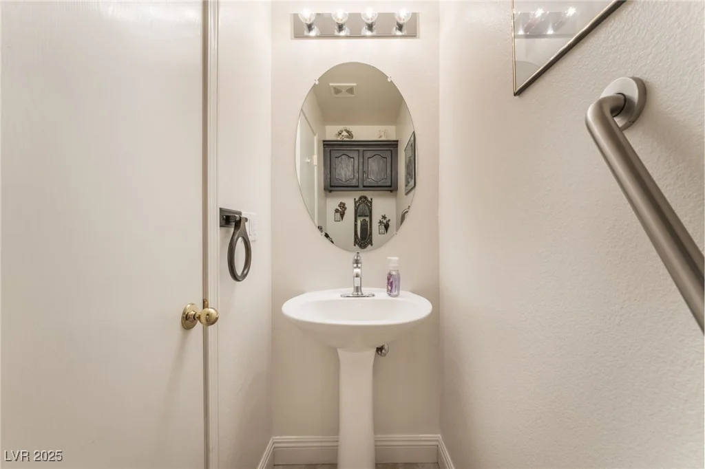 4938 Via Luis, North Las Vegas, NV 89031