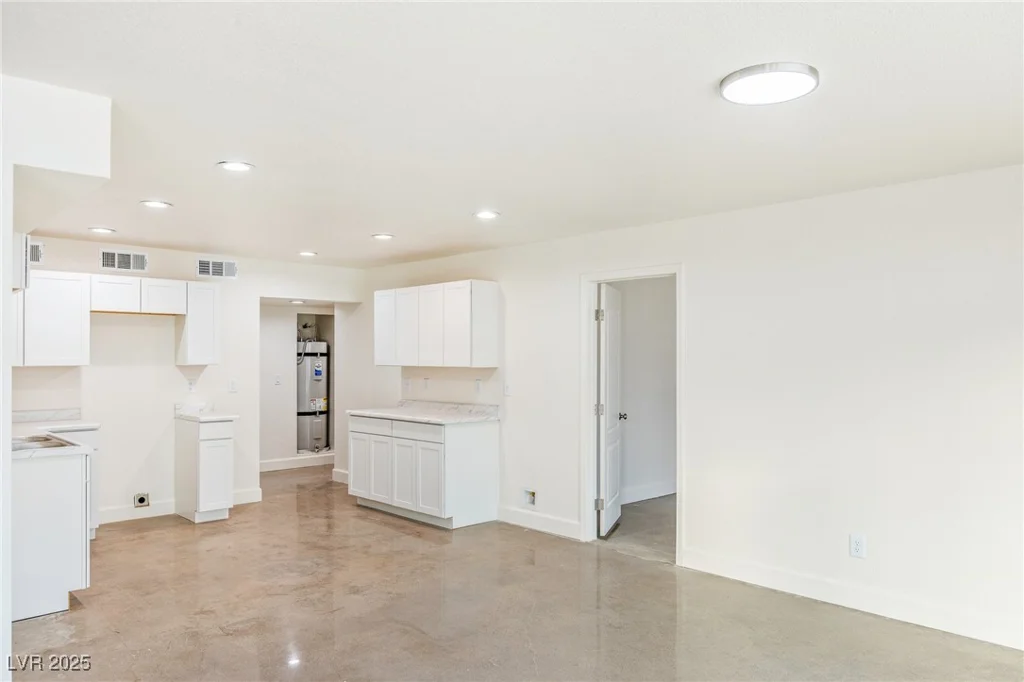 1657 Desert Inn, Las Vegas, NV 89169