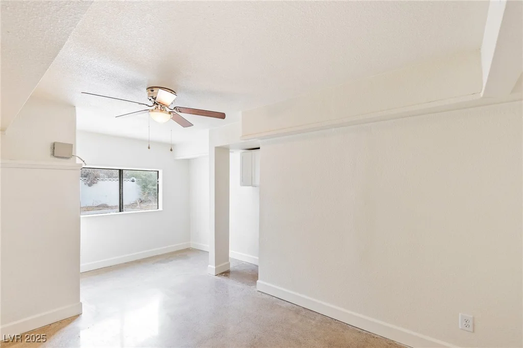 1657 Desert Inn, Las Vegas, NV 89169