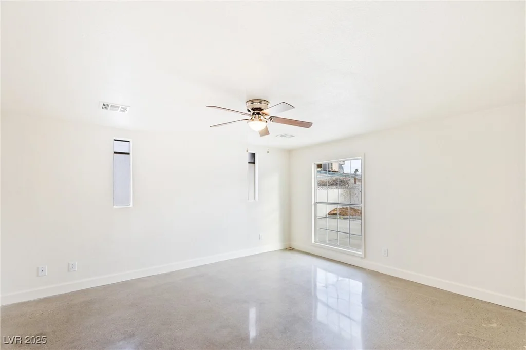 1657 Desert Inn, Las Vegas, NV 89169