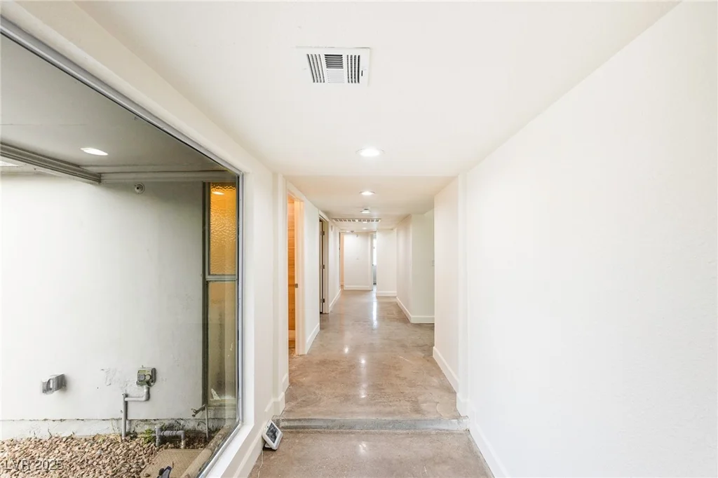 1657 Desert Inn, Las Vegas, NV 89169