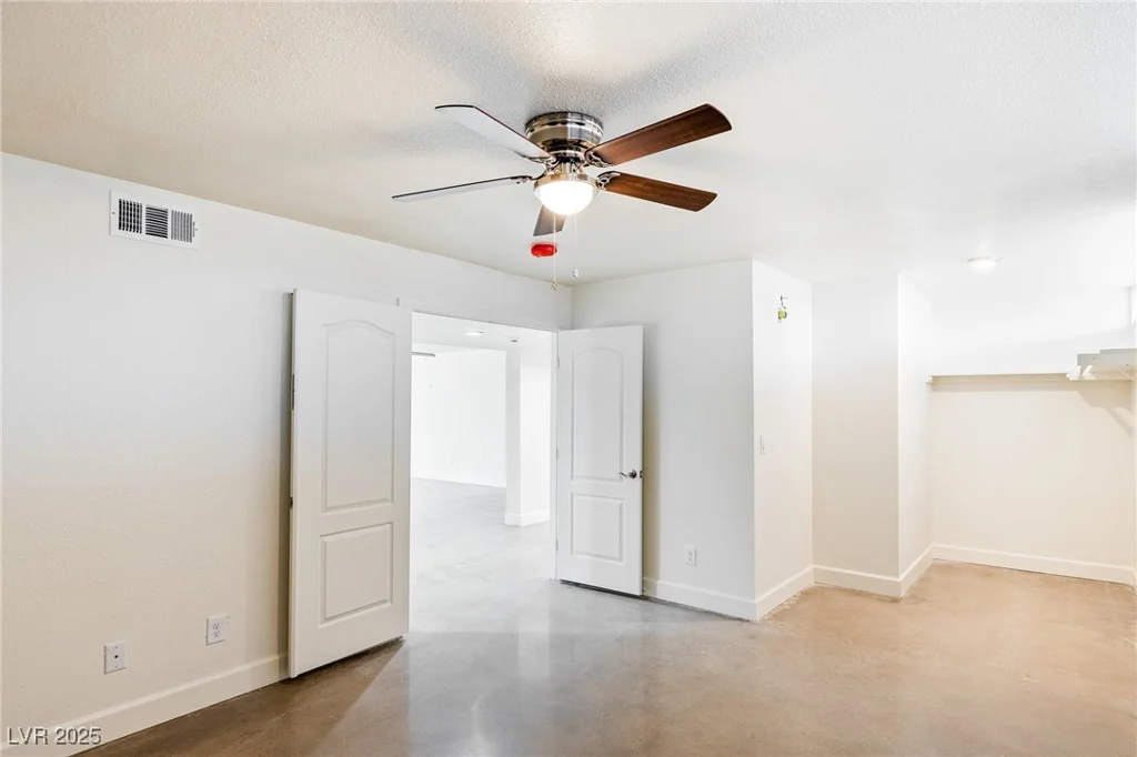 1657 Desert Inn, Las Vegas, NV 89169