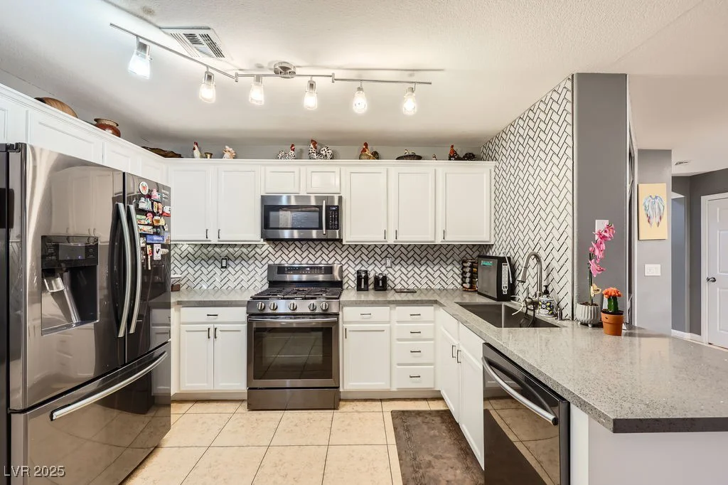 9057 McGinnis, Las Vegas, NV 89148