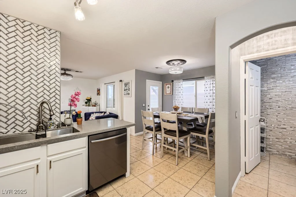 9057 McGinnis, Las Vegas, NV 89148