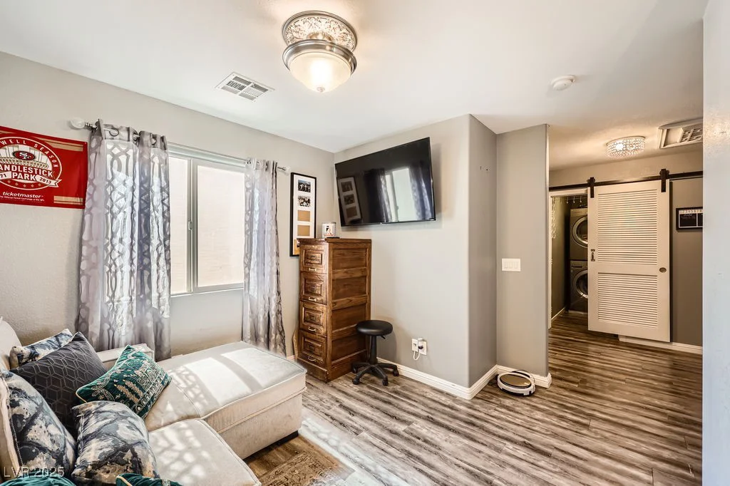 9057 McGinnis, Las Vegas, NV 89148