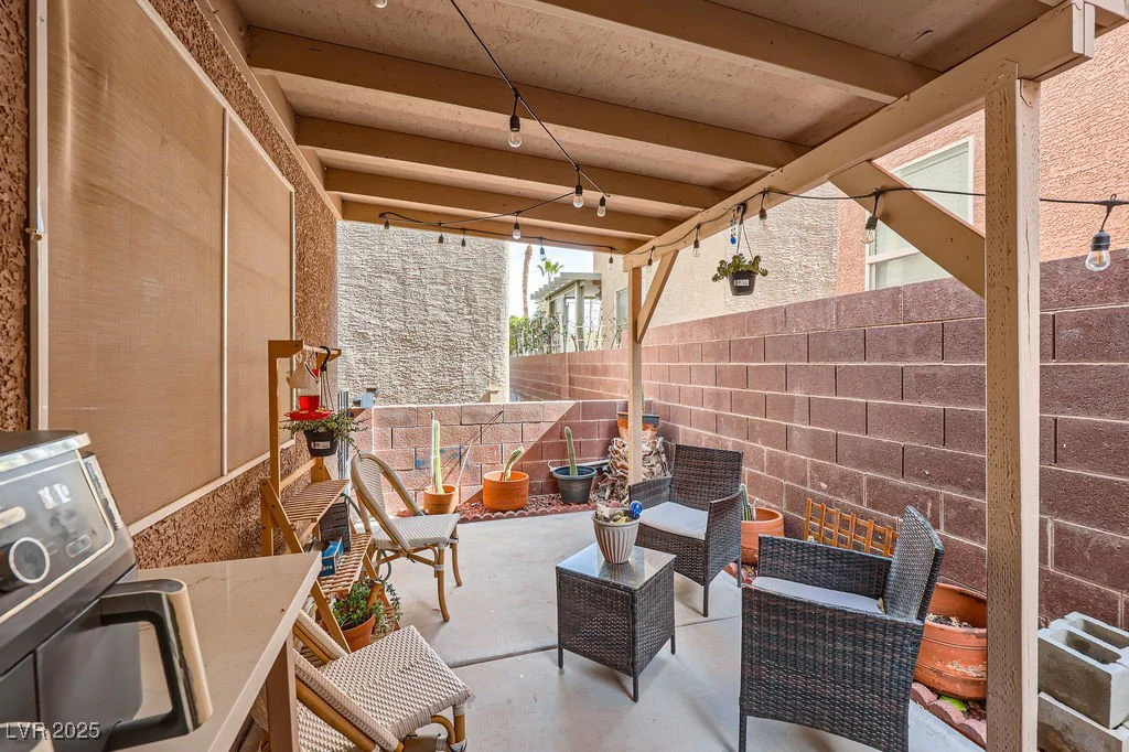 9057 McGinnis, Las Vegas, NV 89148