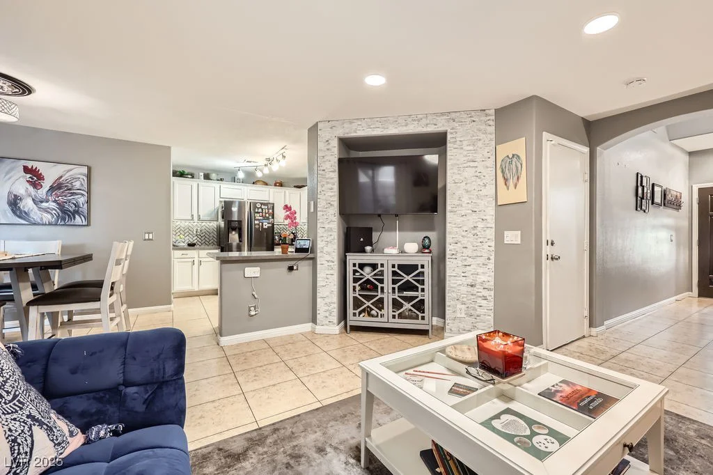 9057 McGinnis, Las Vegas, NV 89148