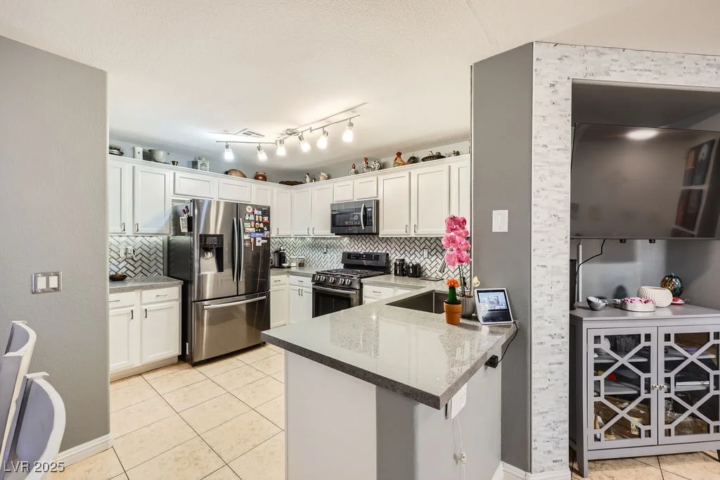 9057 McGinnis, Las Vegas, NV 89148
