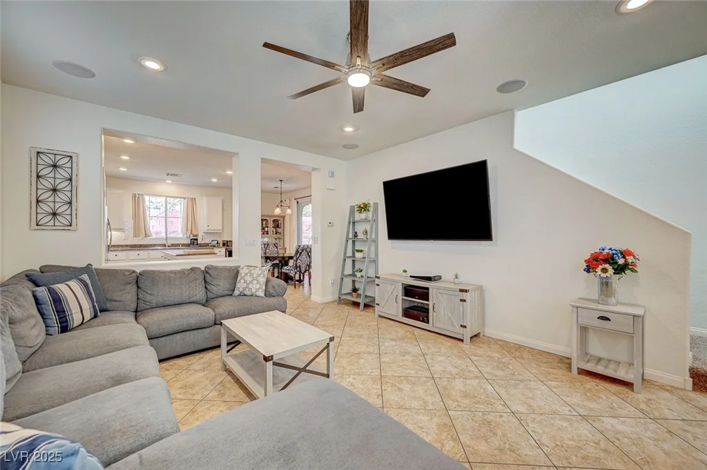 10990 Mountain Willow, Las Vegas, NV 89179