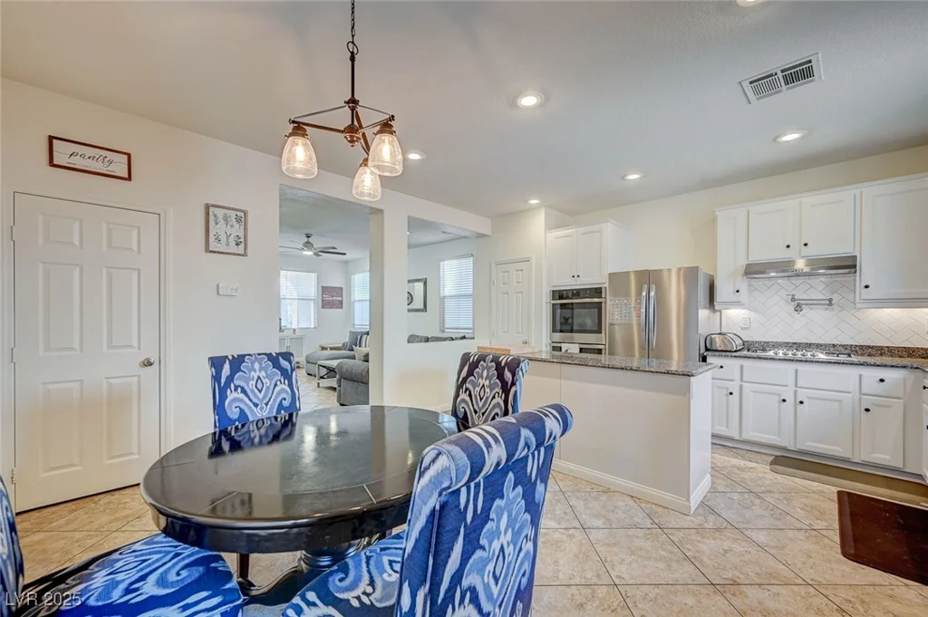 10990 Mountain Willow, Las Vegas, NV 89179