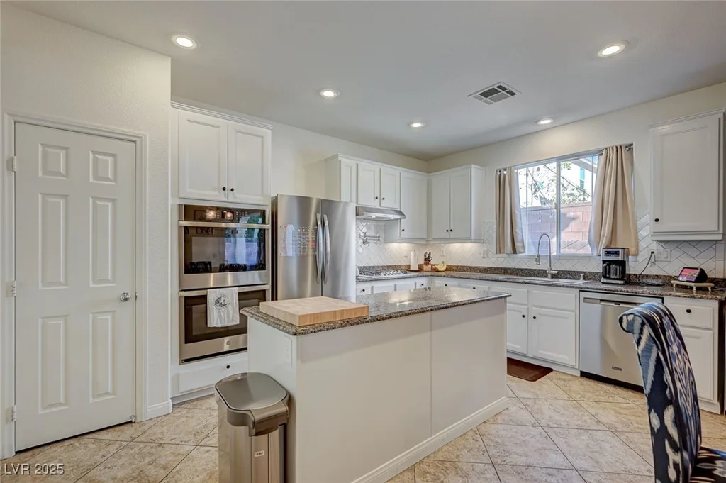 10990 Mountain Willow, Las Vegas, NV 89179