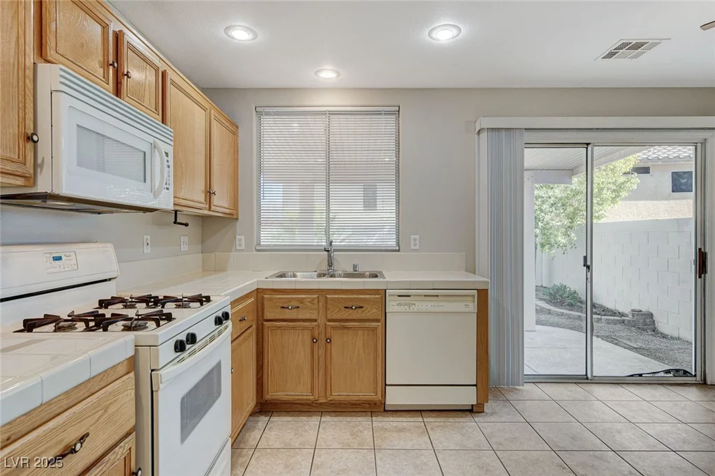 7836 Lovely Pine, Las Vegas, NV 89143